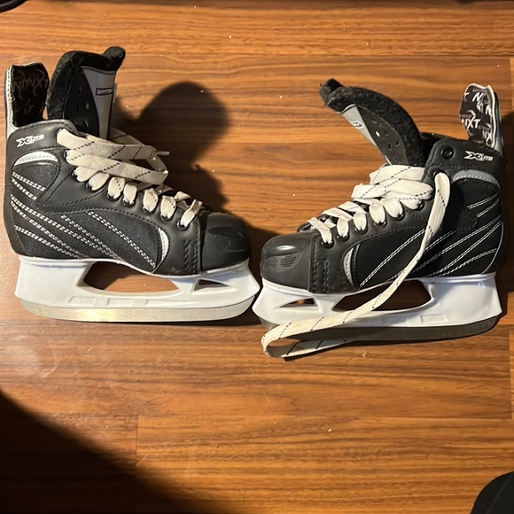 Ice Skates - Picture 1 of 5